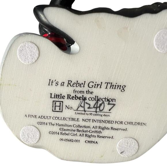 “REBEL GIRL THING” Figurine - Picture 4 of 11